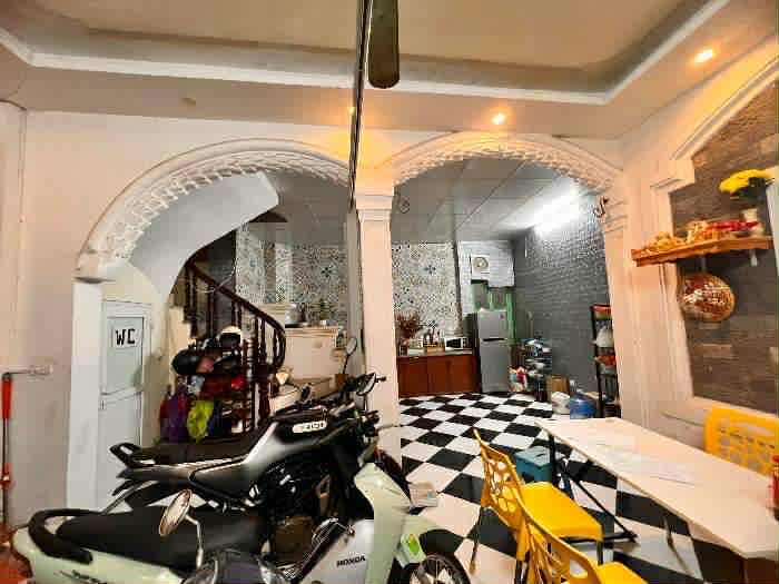 BÁN NHÀ TRẦN QUÝ CÁP, 6 TẦNG 8 NGỦ, 41M2, 5.6 TỶ